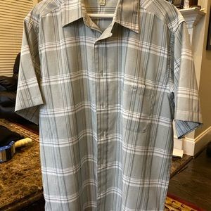 Men medium shirt sleeve shirt
